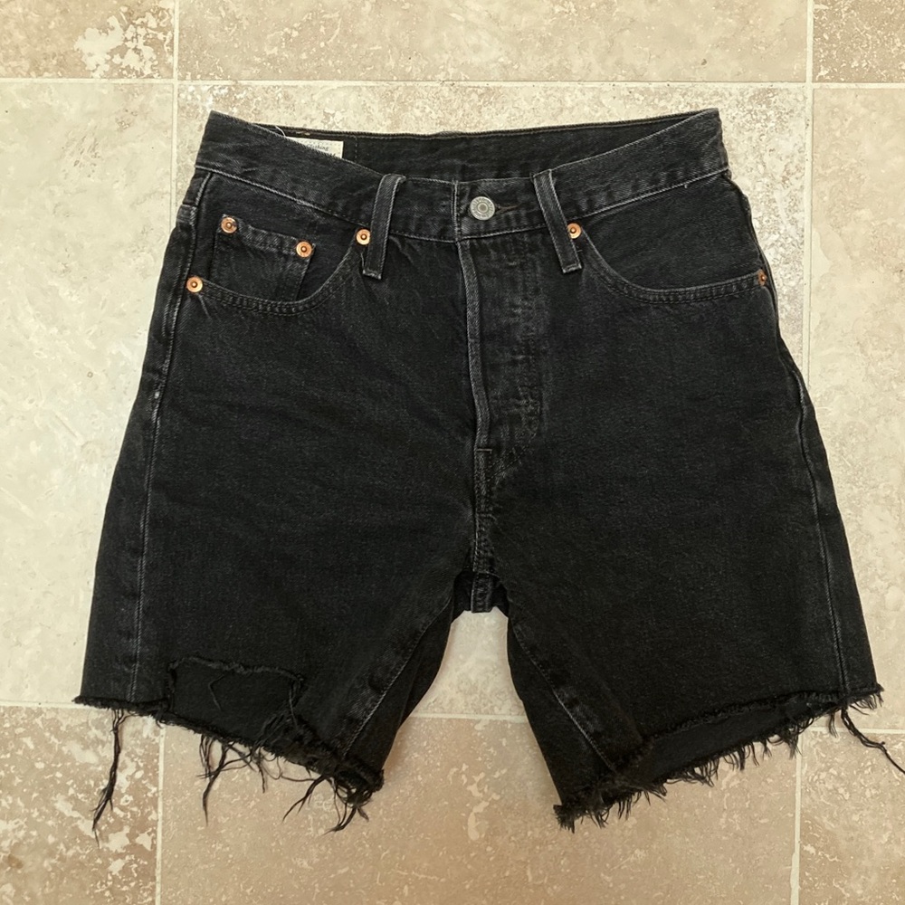 Levi’s 501® Mid Thigh Women’s Shorts size 24